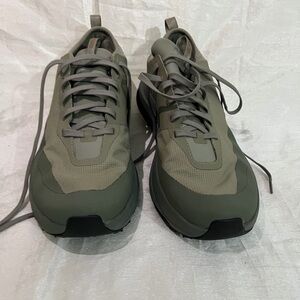 Arc’teryx Trail Running Shoes Women’s Size 8 Green Beige Hiking Sneakers